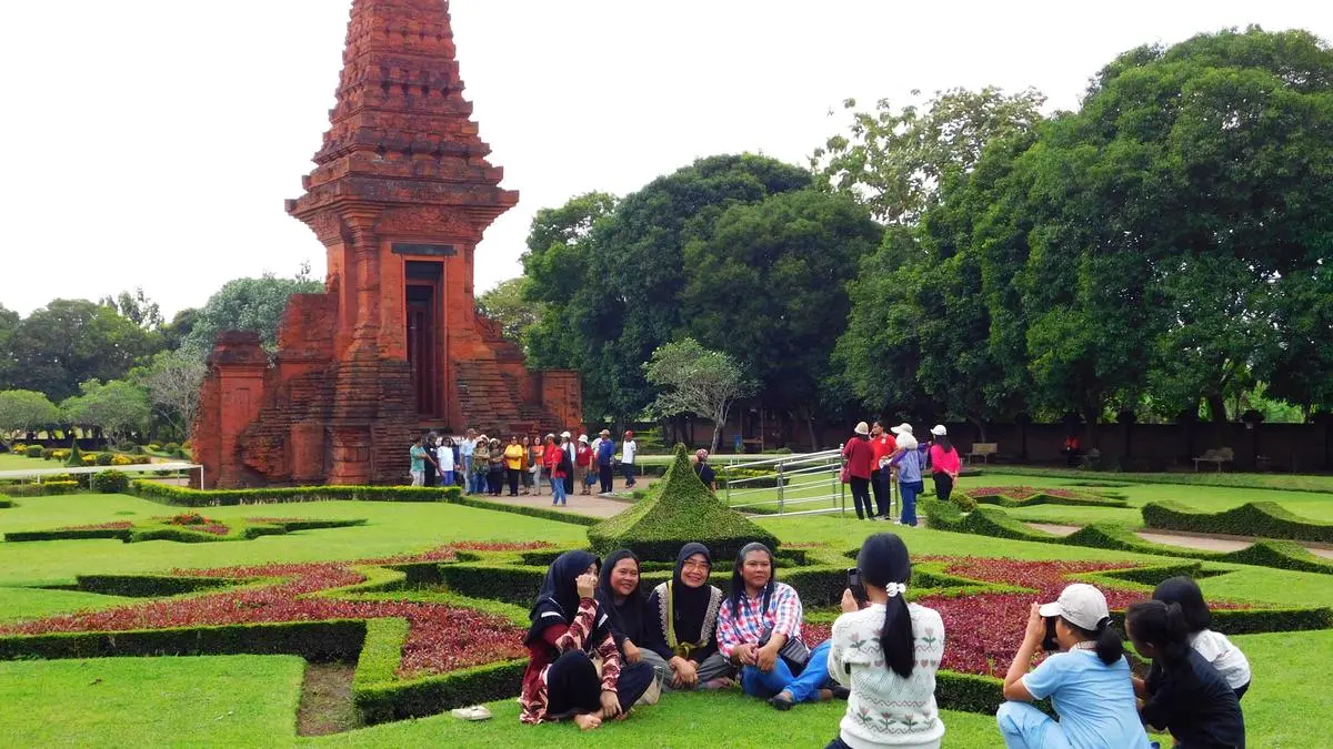 Searching for a land of gold