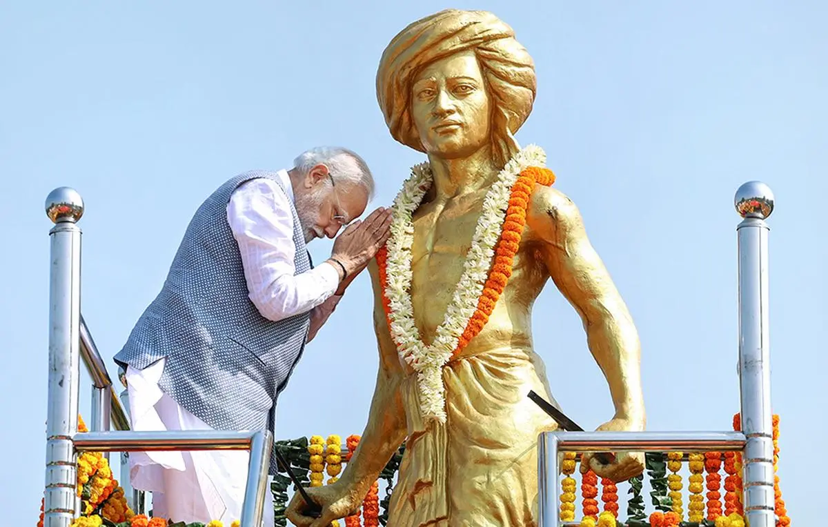 Prime Minister Narendra Modi pays tribute to freedom fighter Birsa Munda on his birth anniversary, which is celebrated as Janjatiya Gaurav Divas, at Birsa Munda Museum, in Khunti, Jharkhand, on November 15, 2024. Prime Minister Narendra Modi pays tribute to freedom fighter Birsa Munda on his birth anniversary, which is celebrated as Janjatiya Gaurav Divas, at Birsa Munda Museum, in Khunti, Jharkhand, on November 15, 2024.