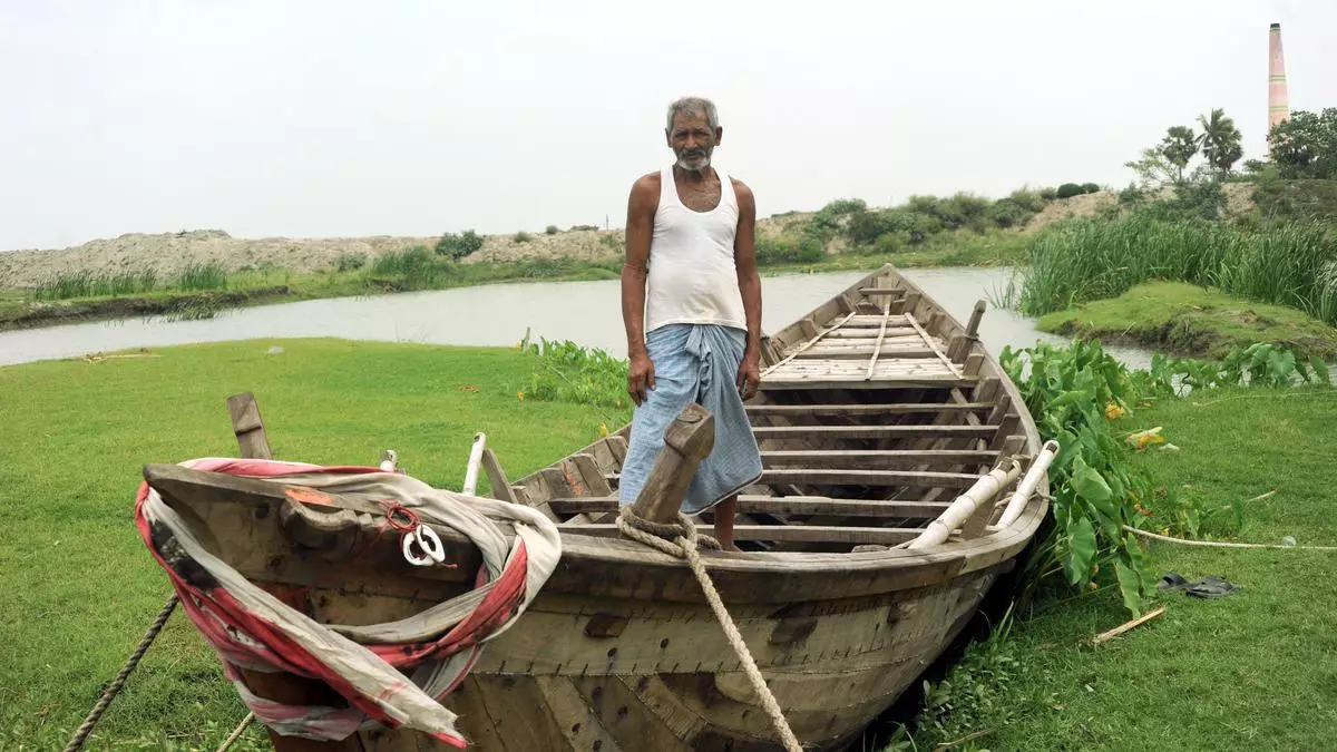 Chhot boats: A Bengali tradition runs aground