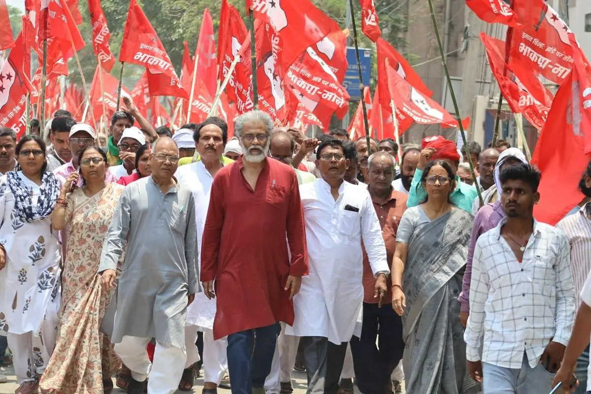 Marching to the venue of the 12th State Conference of the Bihar unit of the CPI(M-L)L, in Darbhanga, on May 16, 2026. Marching to the venue of the 12th State Conference of the Bihar unit of the CPI(M-L)L, in Darbhanga, on May 16, 2026.