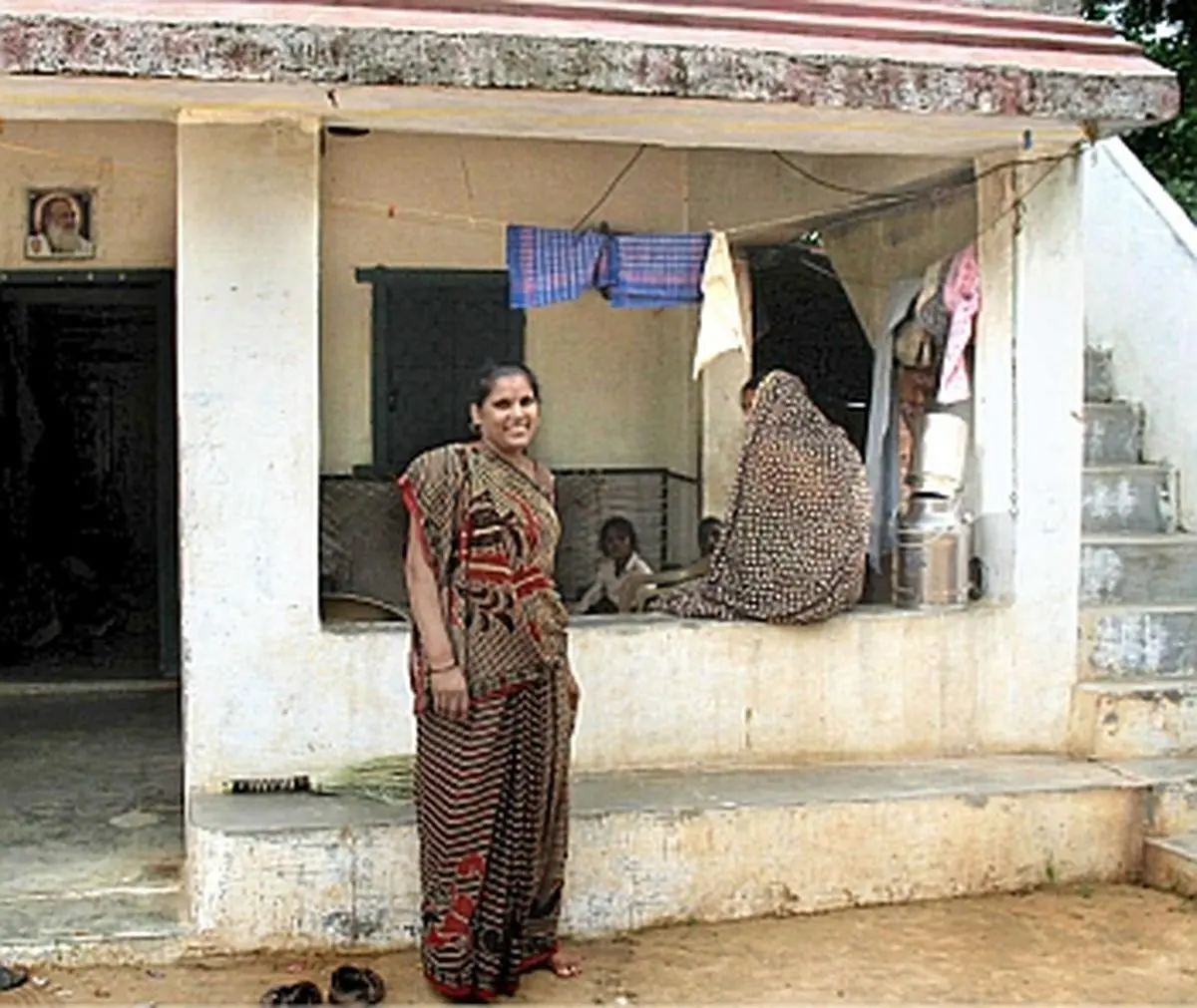 Wombs for rent Frontline