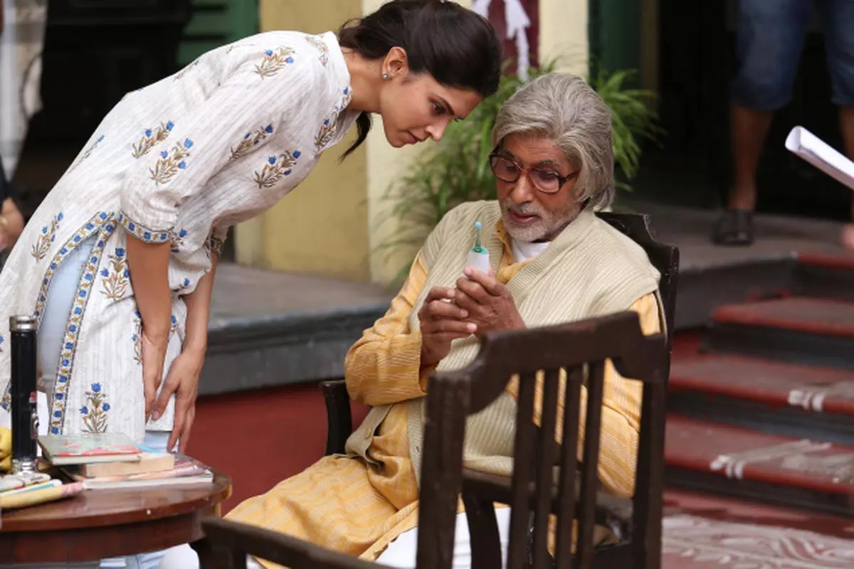 Padukone played the titular character in Piku (2015) directed by Shoojit Sircar. 