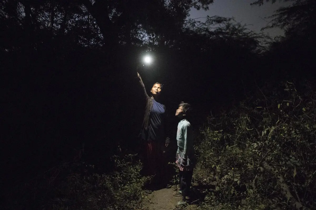 Households close to the riverbody do not get electricity, since the land is disputed. They use solar lights or oil lamps. Some of them purchase secondhand generators. The darkness makes these places dangerous for women. Households close to the riverbody do not get electricity, since the land is disputed. They use solar lights or oil lamps. Some of them purchase secondhand generators. The darkness makes these places dangerous for women.
