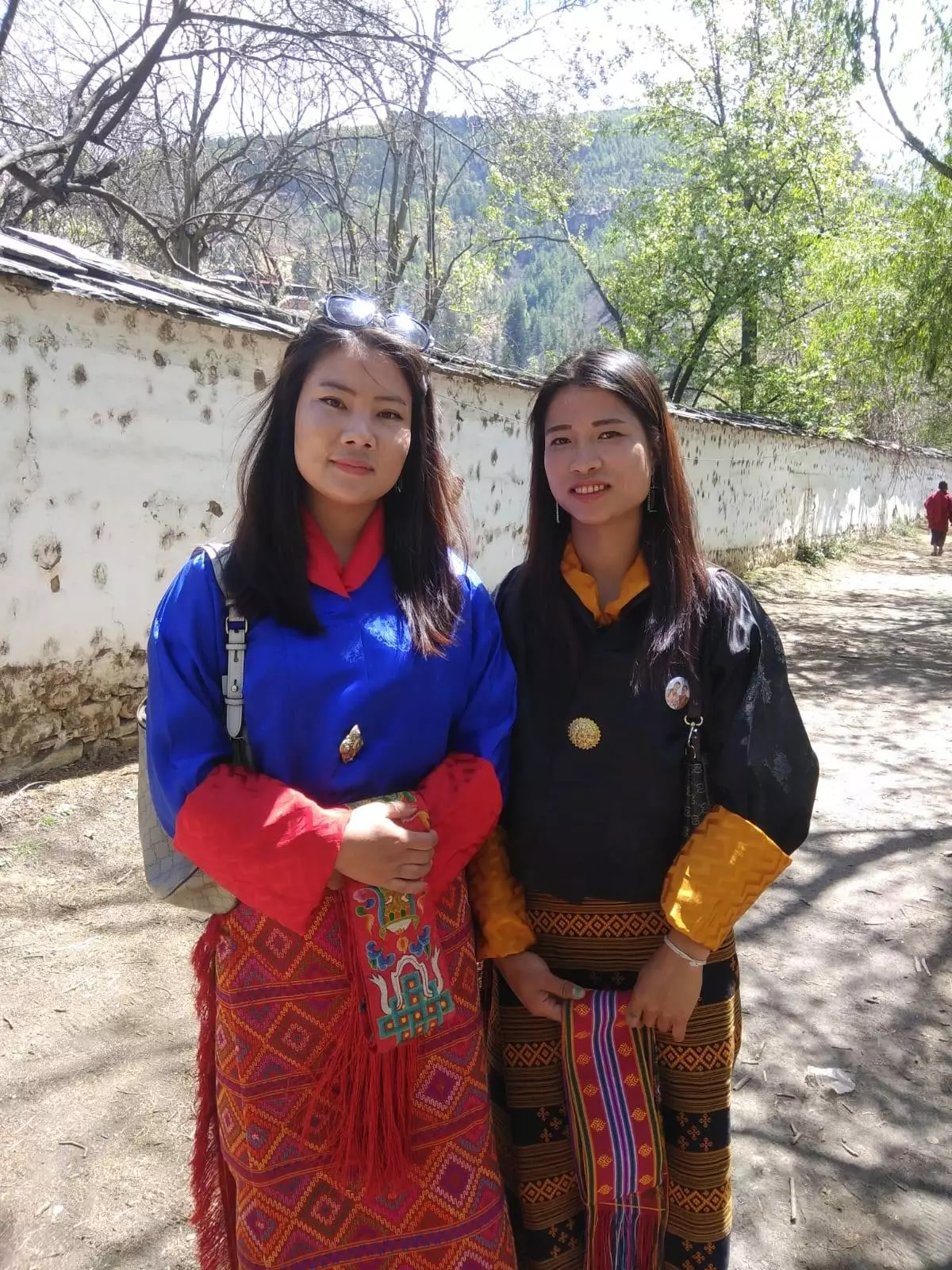 Prakhar Lhakhang, Bumthang, Bhutan. Bhutanese family in Traditional Dress  (Gho Stock Photo - Alamy