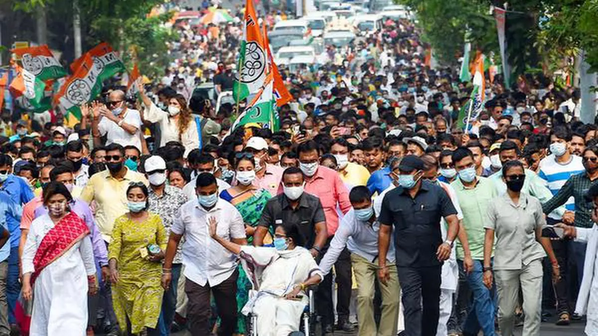 West Bengal: Trinamool And BJP In A Close Race - Frontline