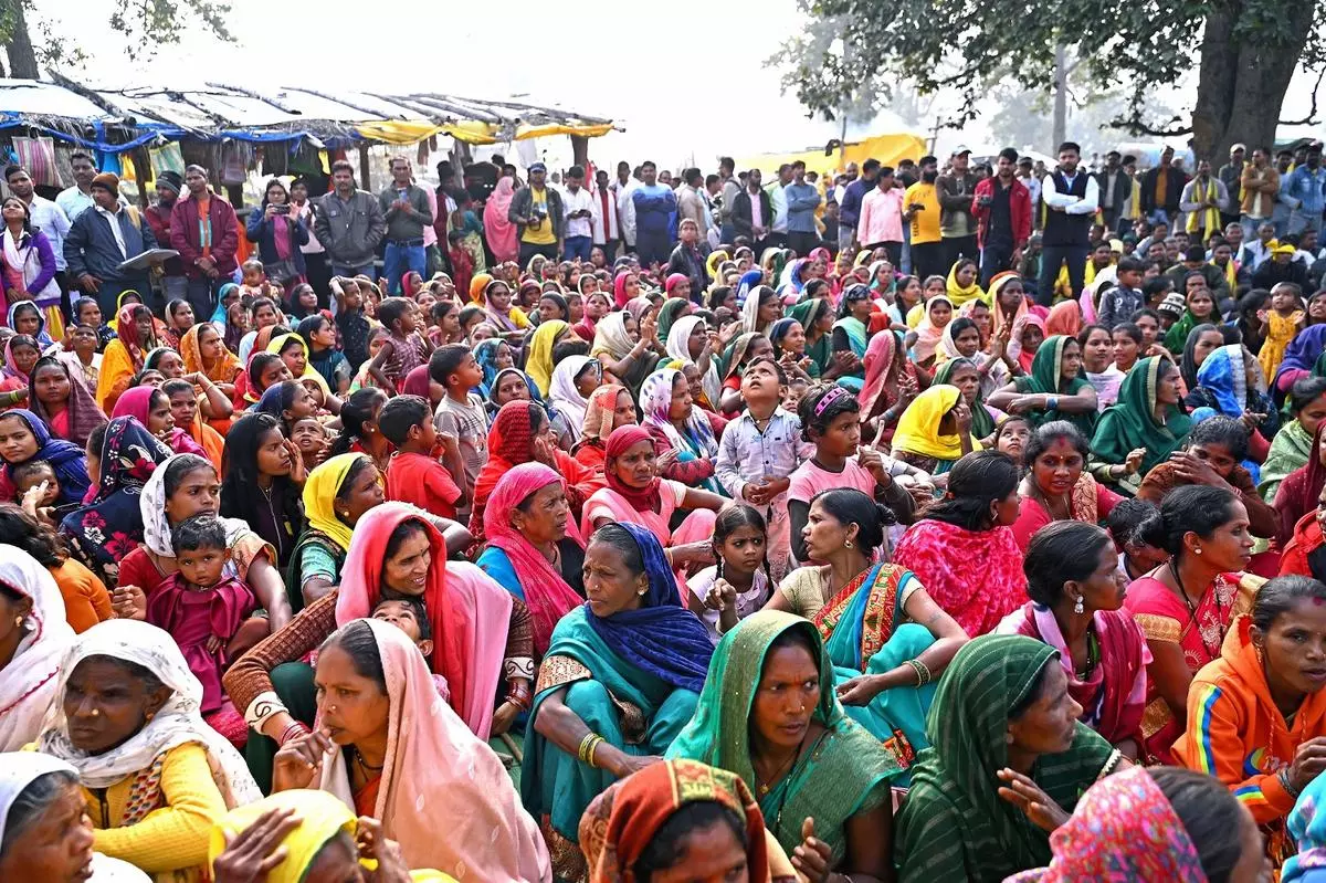 A gathering in Hasdeo. Though there was news that the Hasdeo area was being designated as a “no-go area” for mining in 2010, things suddenly changed a year later when reports emerged that Hasdeo forests were open for mining.