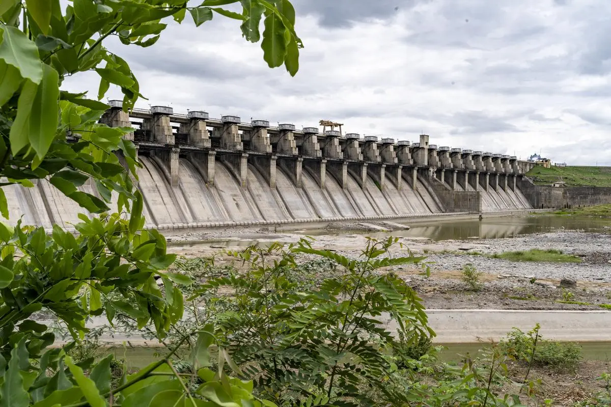 A view of the Jayakwadi dam. A view of the Jayakwadi dam.